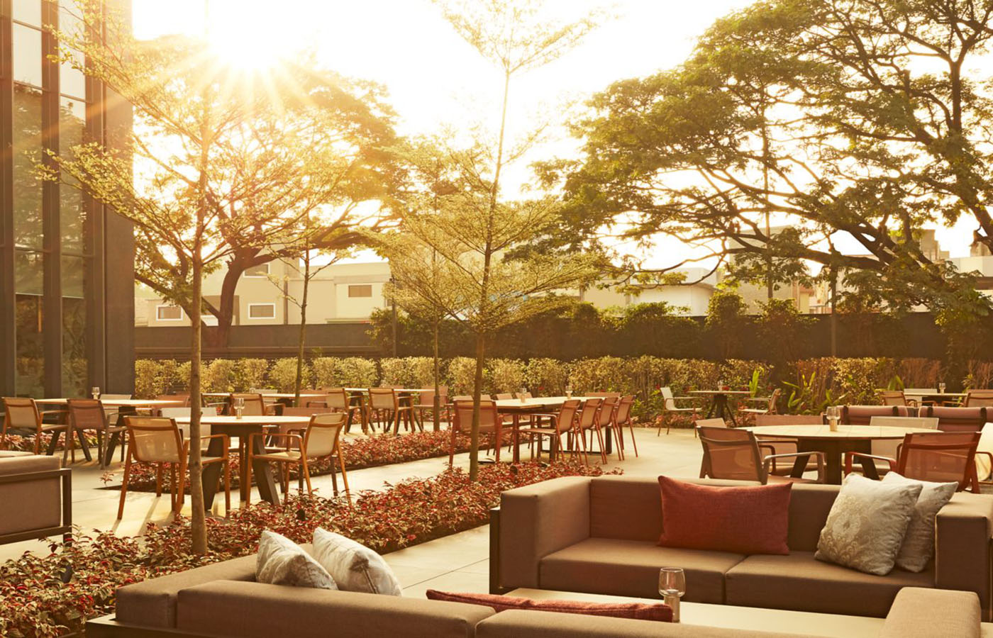 pnqrz-restaurant-50685598_Classic-Hor